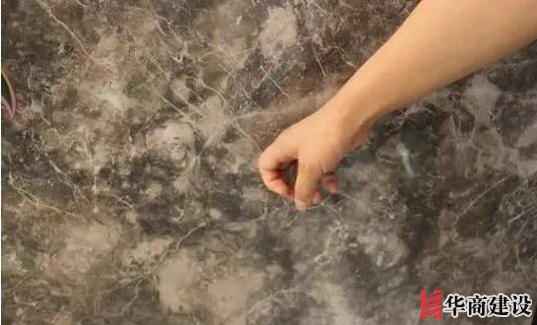 衛(wèi)生間裝修時該如何挑選瓷磚，里面大有學(xué)問