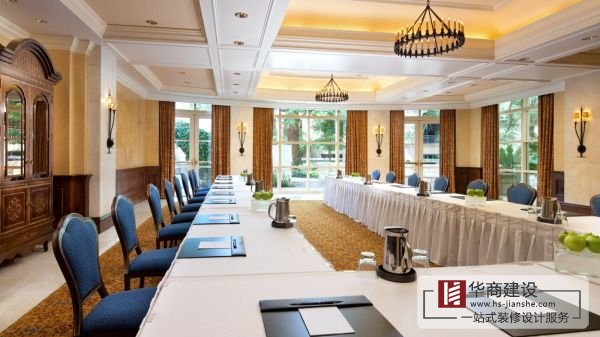 簡約大氣上檔次的辦公室會議室裝修設(shè)計