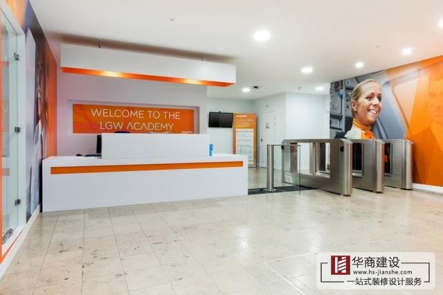 公司前臺裝修該怎么設(shè)計，廣州辦公室前臺裝飾