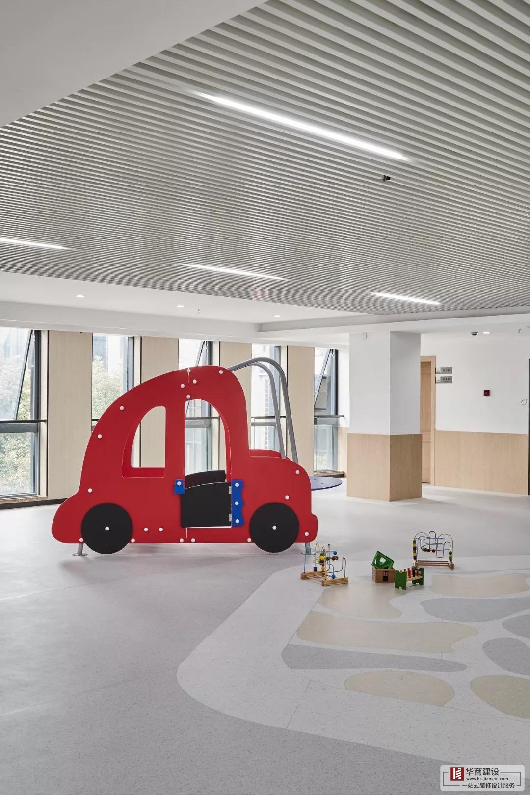 看完這些走心的幼兒園設(shè)計(jì)，感覺(jué)自己過(guò)了一個(gè)假的童年！